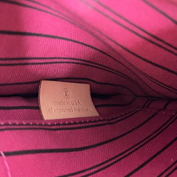 LOUIS VUITTON Neverfull Pochette MM Monogram Wristlet Pivoine Fuchsia Hot Pink - Picture 13 of 14